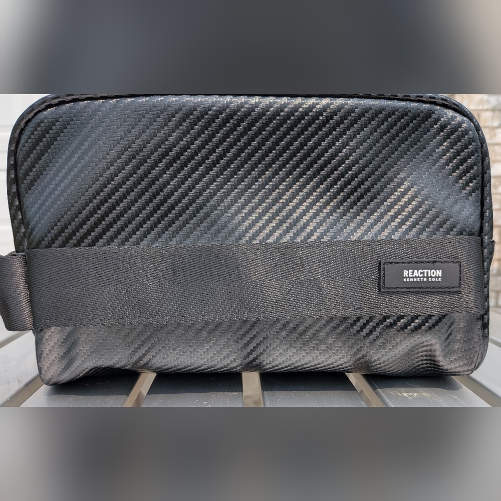 NWT KENNETH COLE TRAVEL DOPP KIT Carbon Fiber Black Men's Bag